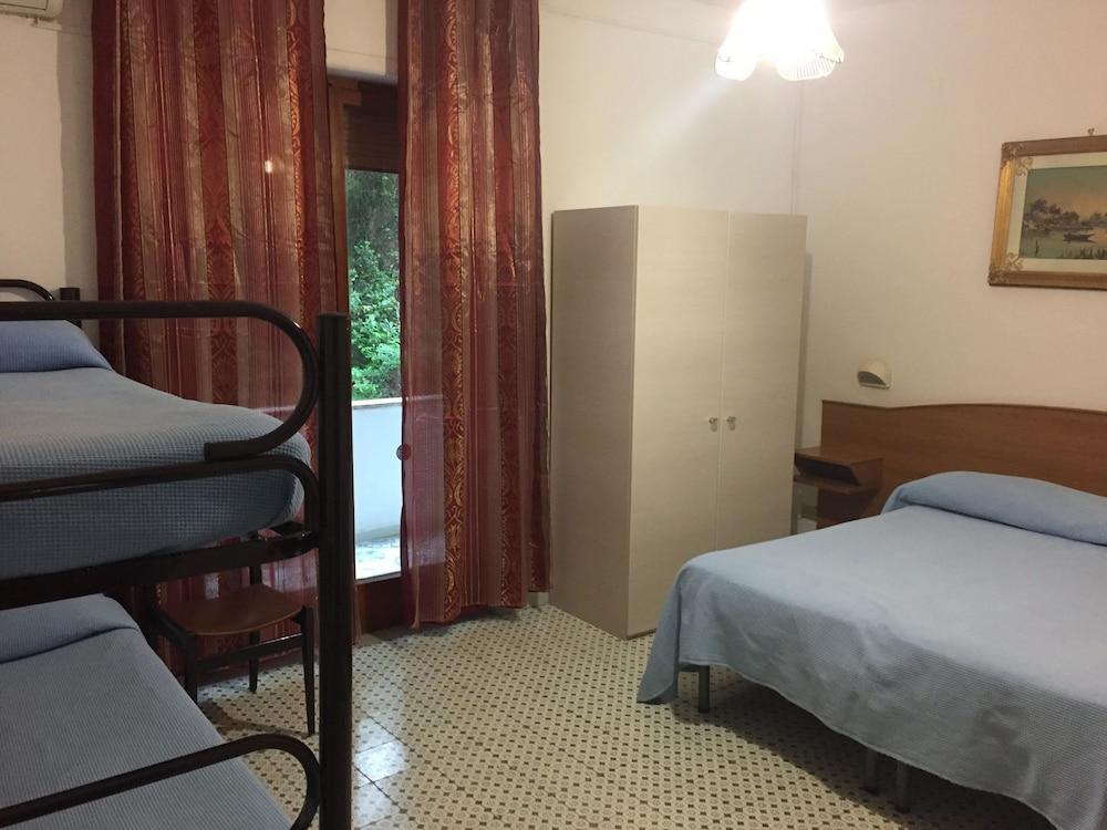 Hotel Cavour 索伦托 外观 照片