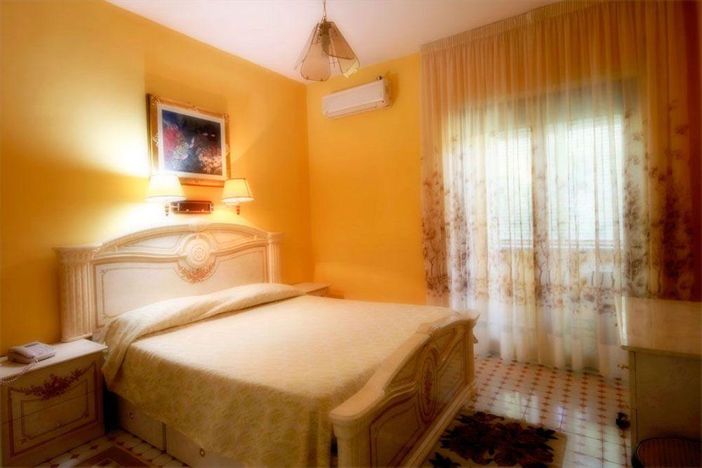 Hotel Cavour 索伦托 外观 照片