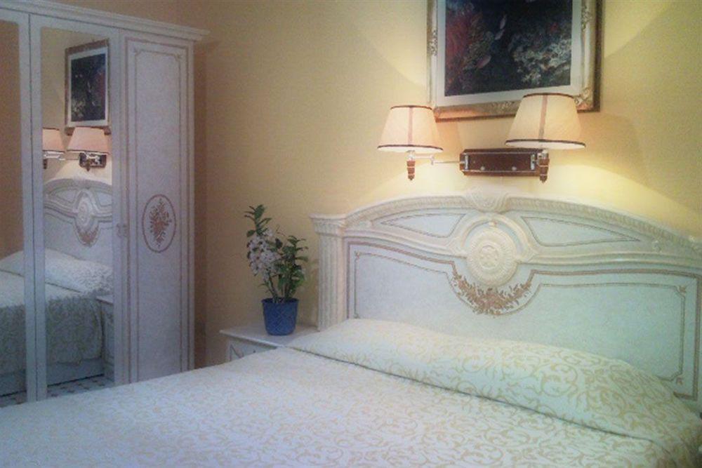Hotel Cavour 索伦托 外观 照片